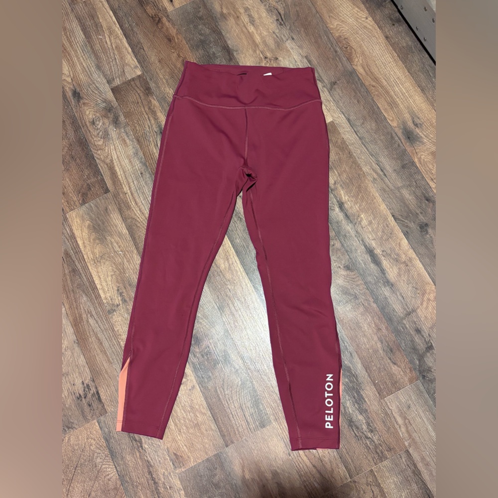 Peloton Maroon & peach Leggings Size medium